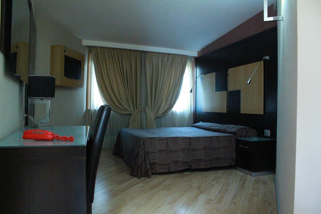 Hotel Ginepro Qualiano Zimmer foto