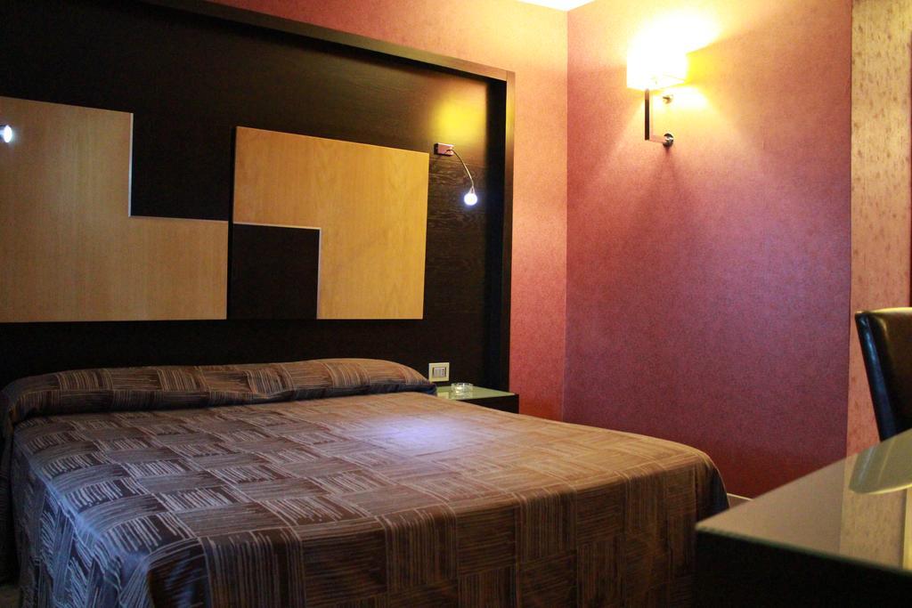 Hotel Ginepro Qualiano Zimmer foto